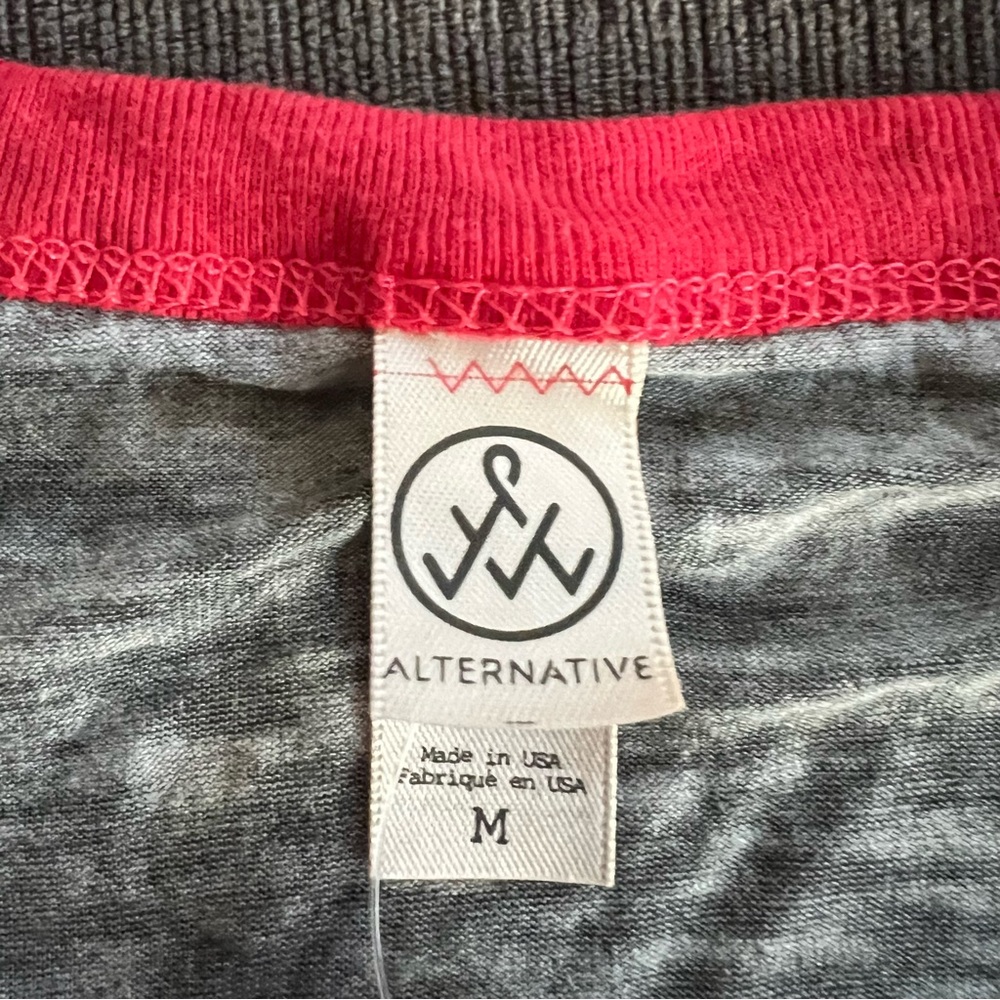 NWT ALTERNATIVE APPAREL 3/4 Sleeve grey & Red USA Heather Burnout Tee Size M - Picture 4 of 12